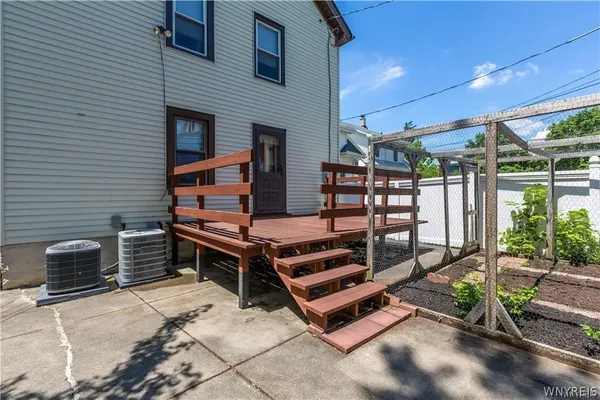 $1,700 | 237 North Park Avenue, Buffalo, NY 14216