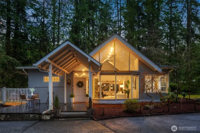 $999,000 | 17050 37th Avenue Northeast, Lake Forest Park, WA 98155