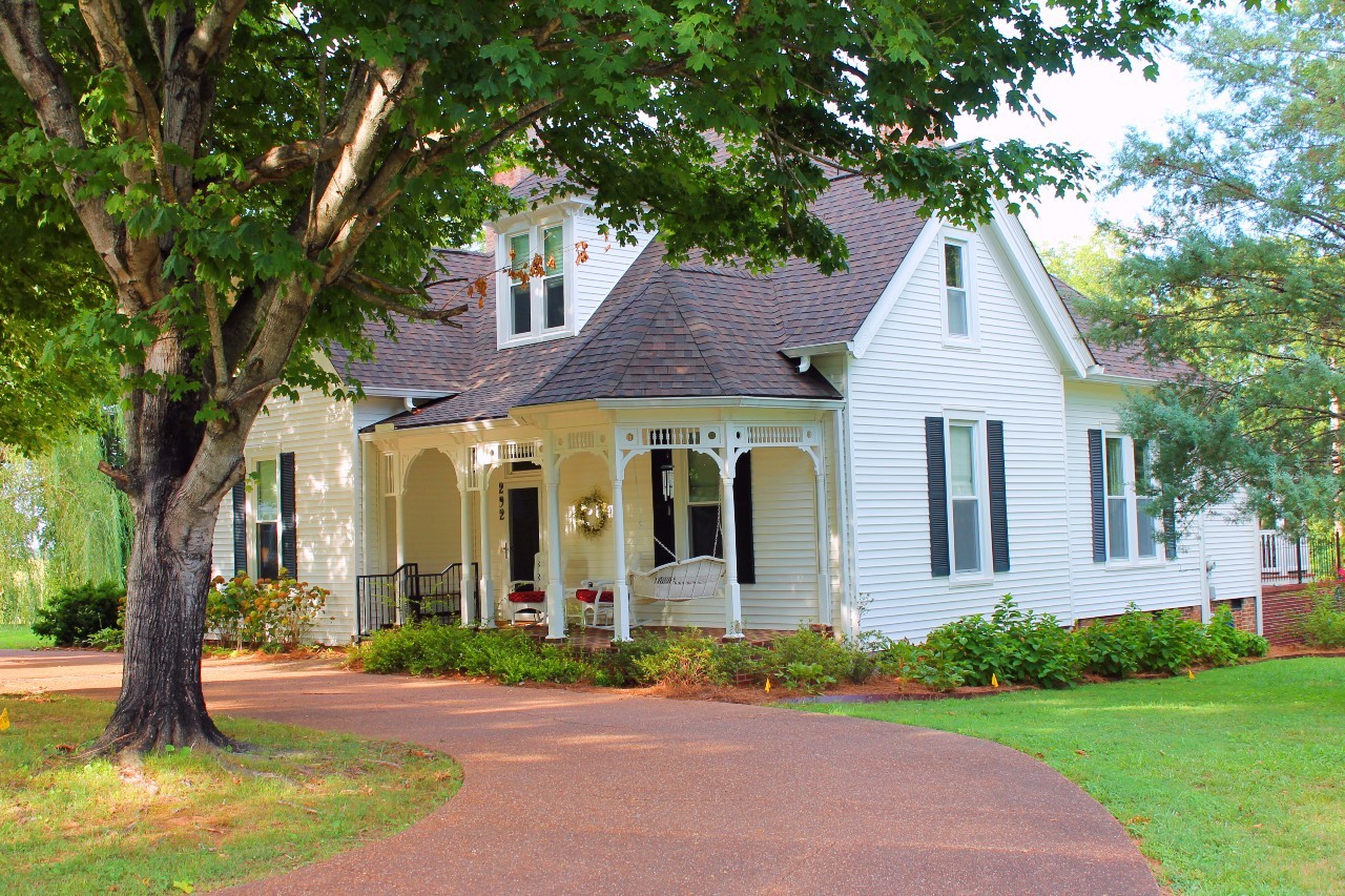 292 High Street Morrison, TN 37357 - Photo 1 of 39