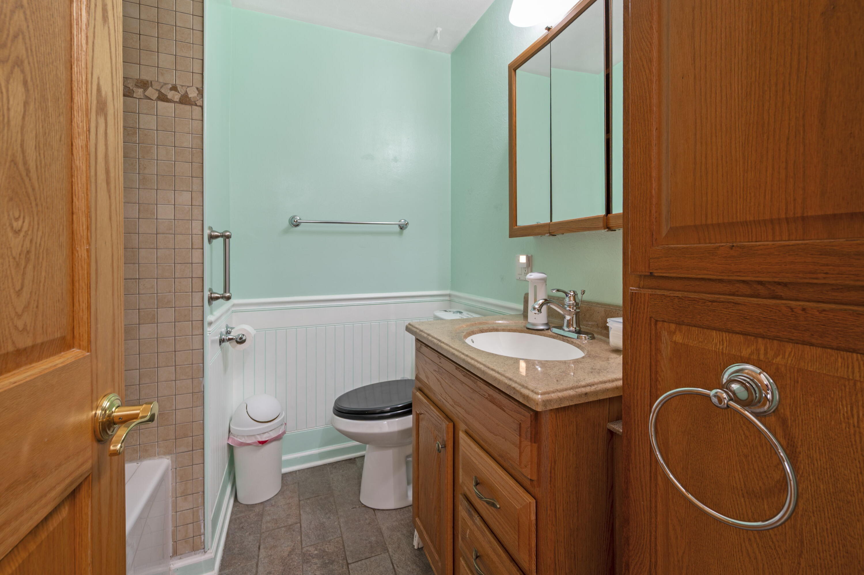16500 Willow Ridge Lane Brookfield, WI 53005 - Photo 19 of 28 Main Floor Hallway Bath!