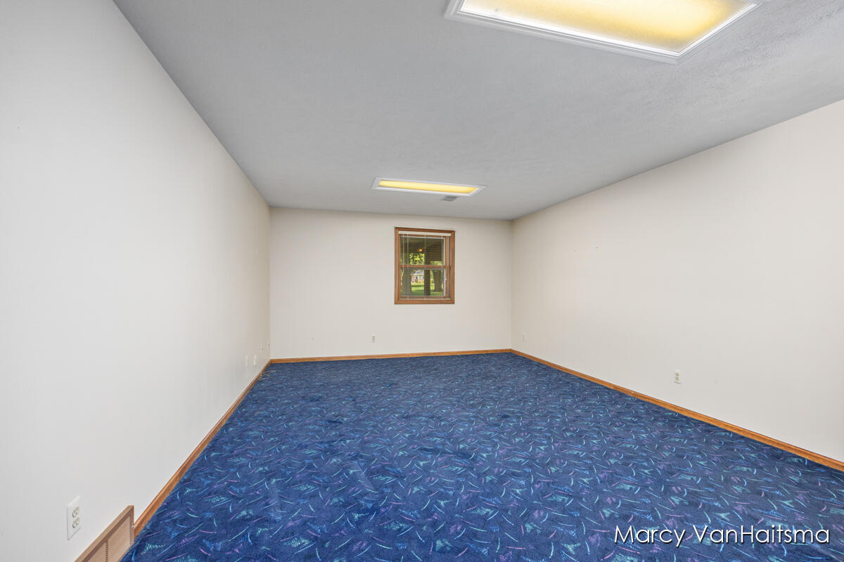 1861 Elizabeth Lane Jenison, MI 49428 - Photo 15 of 18 Gallery Image 15