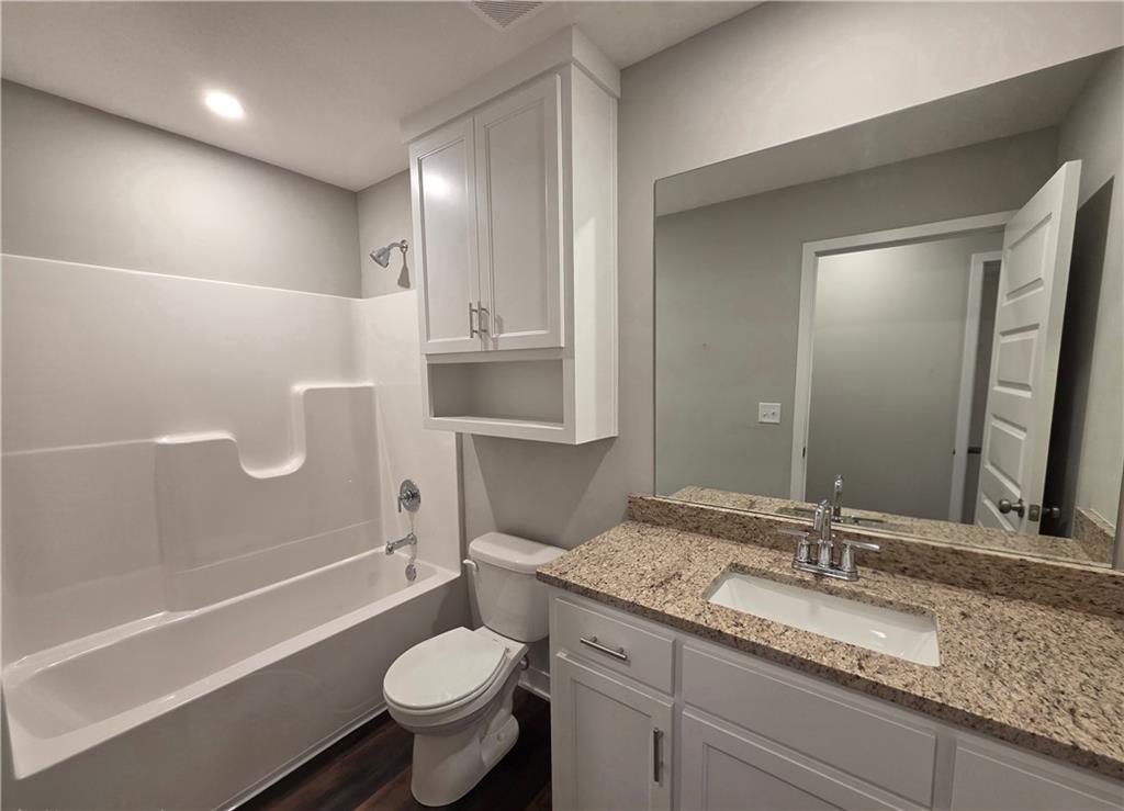 32 East 7th Street Adrian, MO 64720 - Photo 13 of 42