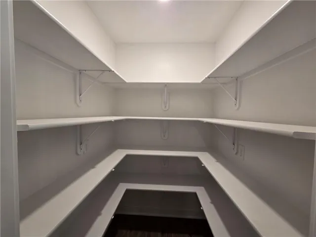 $219,900 | 32 East 7th Street, Adrian, MO 64720