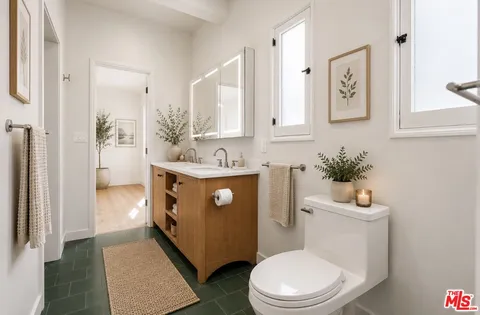 $995,000 | 346 1/2 North Gardner Street, Los Angeles, CA 90036