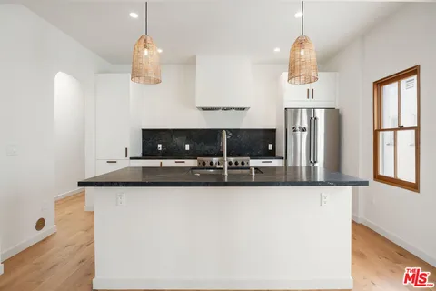 $995,000 | 346 1/2 North Gardner Street, Los Angeles, CA 90036