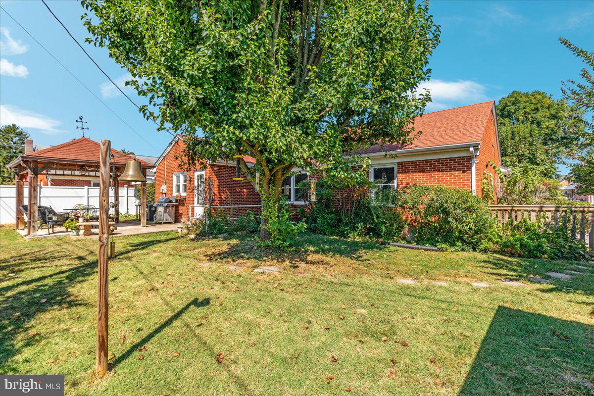 605 Happy Creek Road Front Royal, VA 22630 - Photo 19 of 19 a front view of a house with a yard