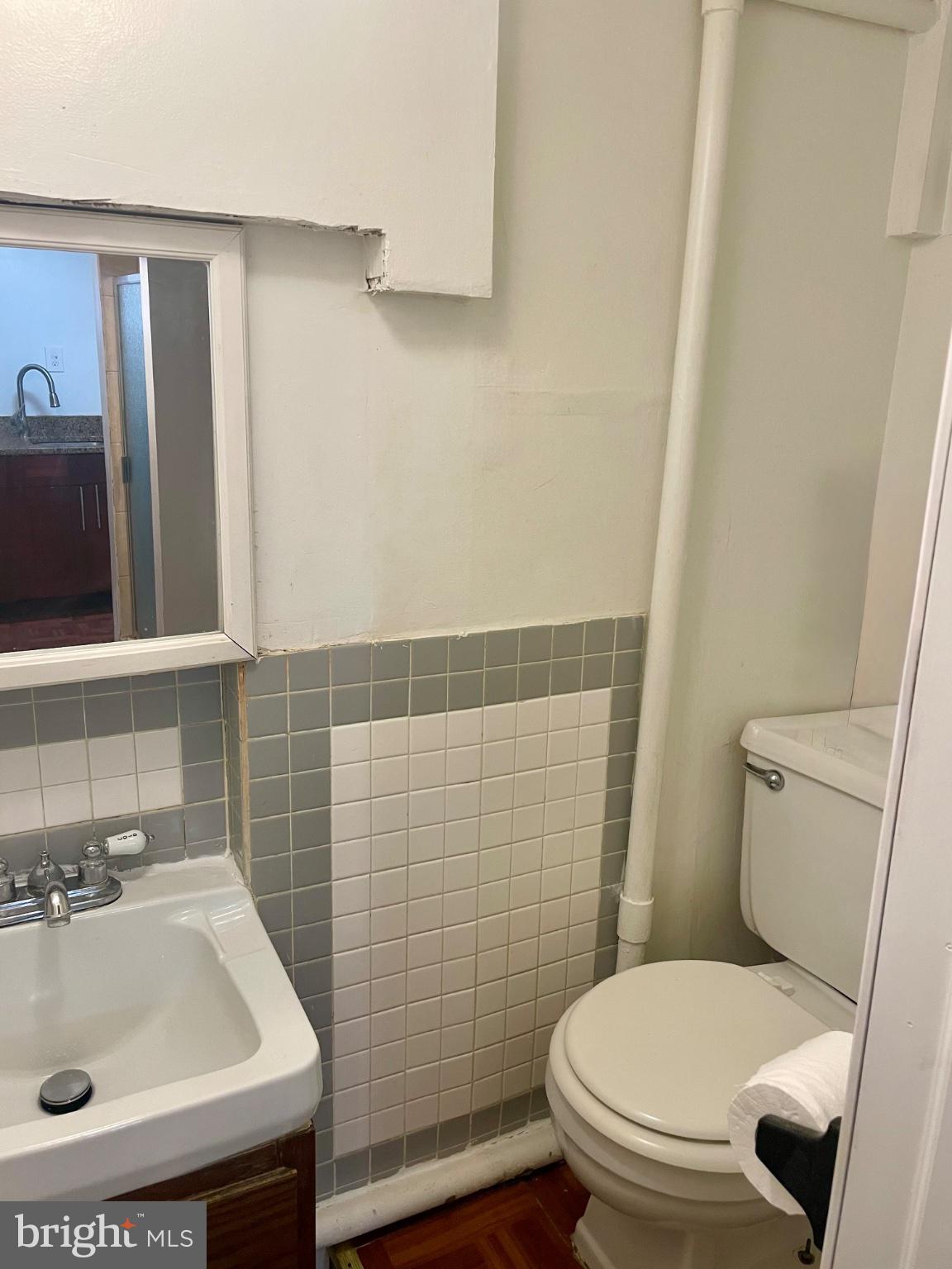 3525 Edwin Street Silver Spring, MD 20902 - Photo 12 of 32 Half bath