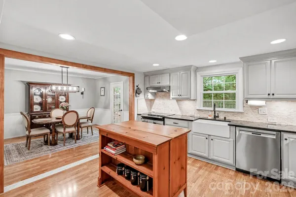$550,000 | 701 Tadlock Place, Matthews, NC 28105