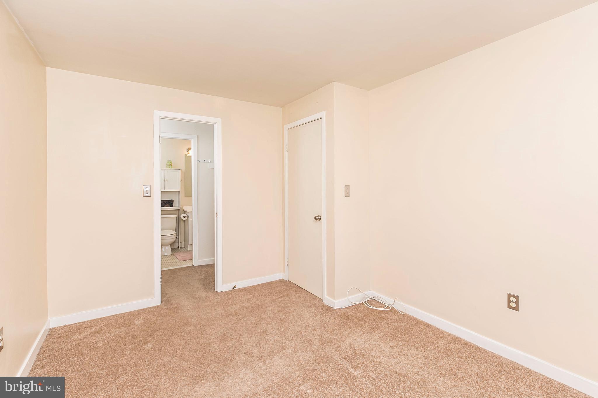 132 Barre Street West, Unit R36 Baltimore, MD 21201 - Photo 22 of 29 Guest bedroom