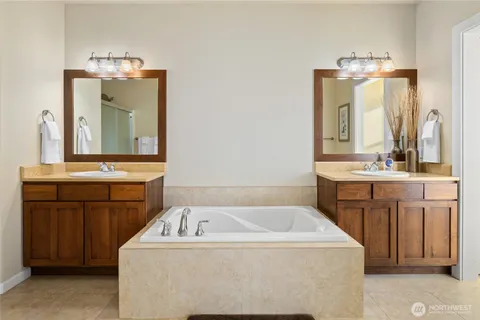 a view of walk in closet