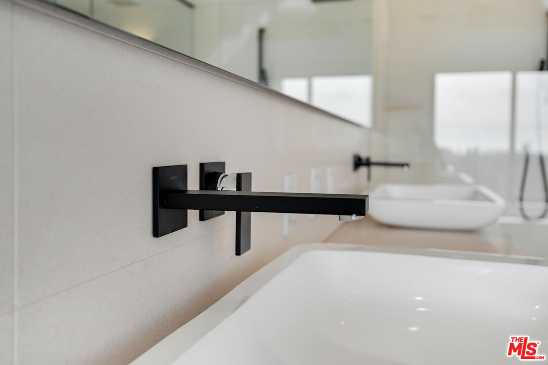 902 Berkeley Street Santa Monica, CA 90403 - Photo 17 of 37