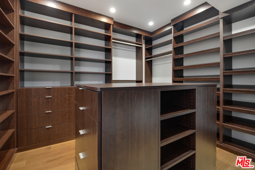 902 Berkeley Street Santa Monica, CA 90403 - Photo 18 of 37