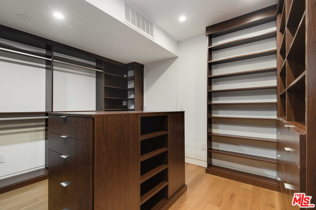 902 Berkeley Street Santa Monica, CA 90403 - Photo 19 of 37