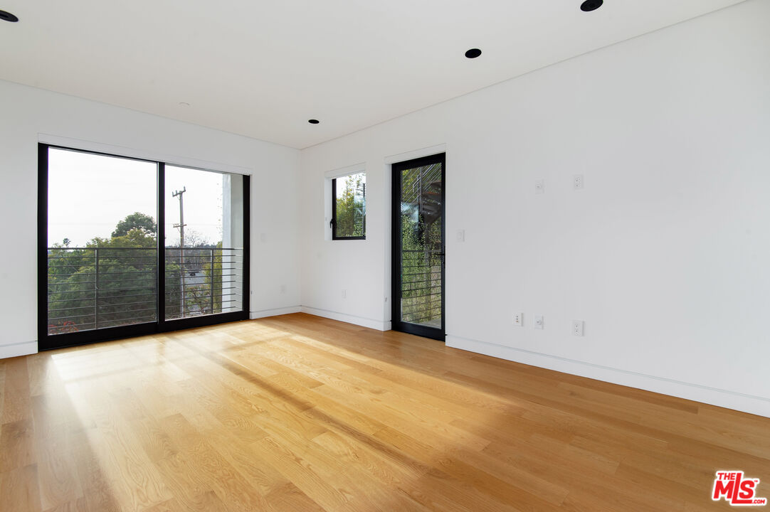 902 Berkeley Street Santa Monica, CA 90403 - Photo 20 of 37