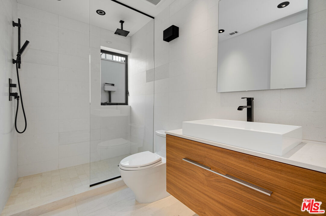 902 Berkeley Street Santa Monica, CA 90403 - Photo 22 of 37