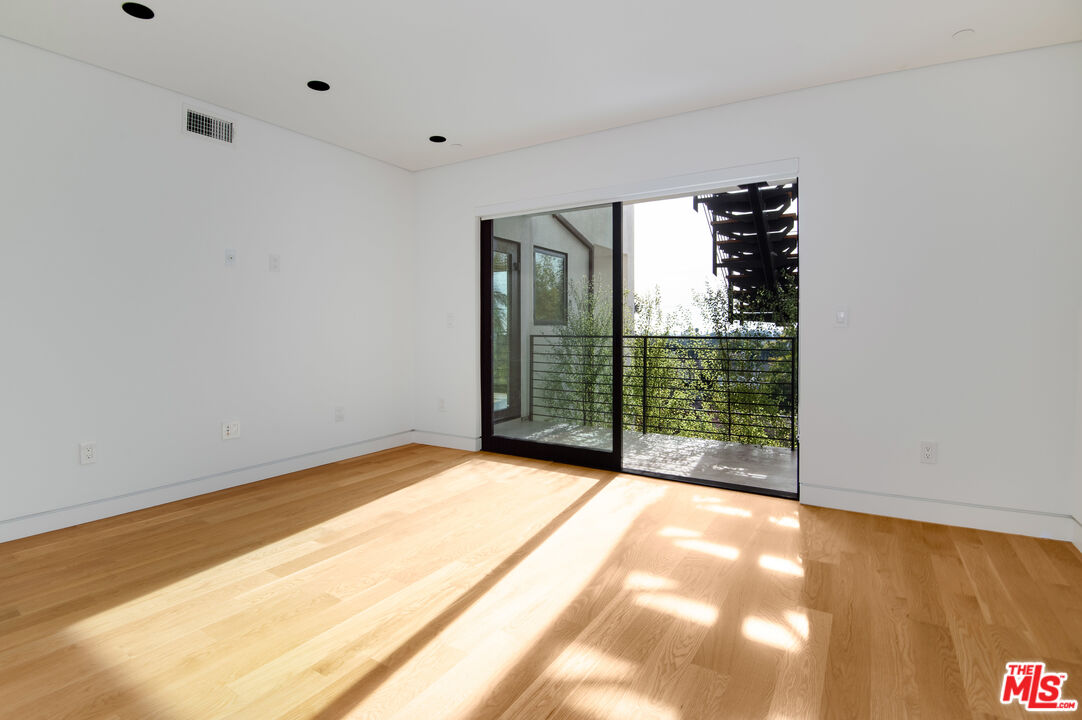 902 Berkeley Street Santa Monica, CA 90403 - Photo 23 of 37