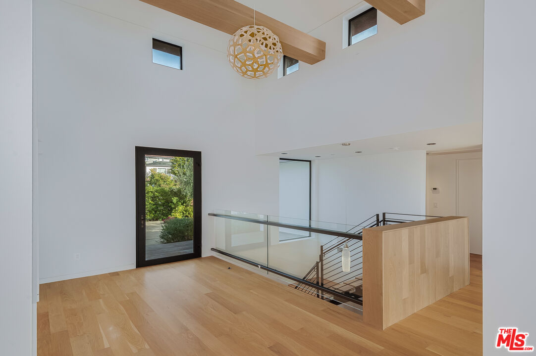 902 Berkeley Street Santa Monica, CA 90403 - Photo 8 of 37