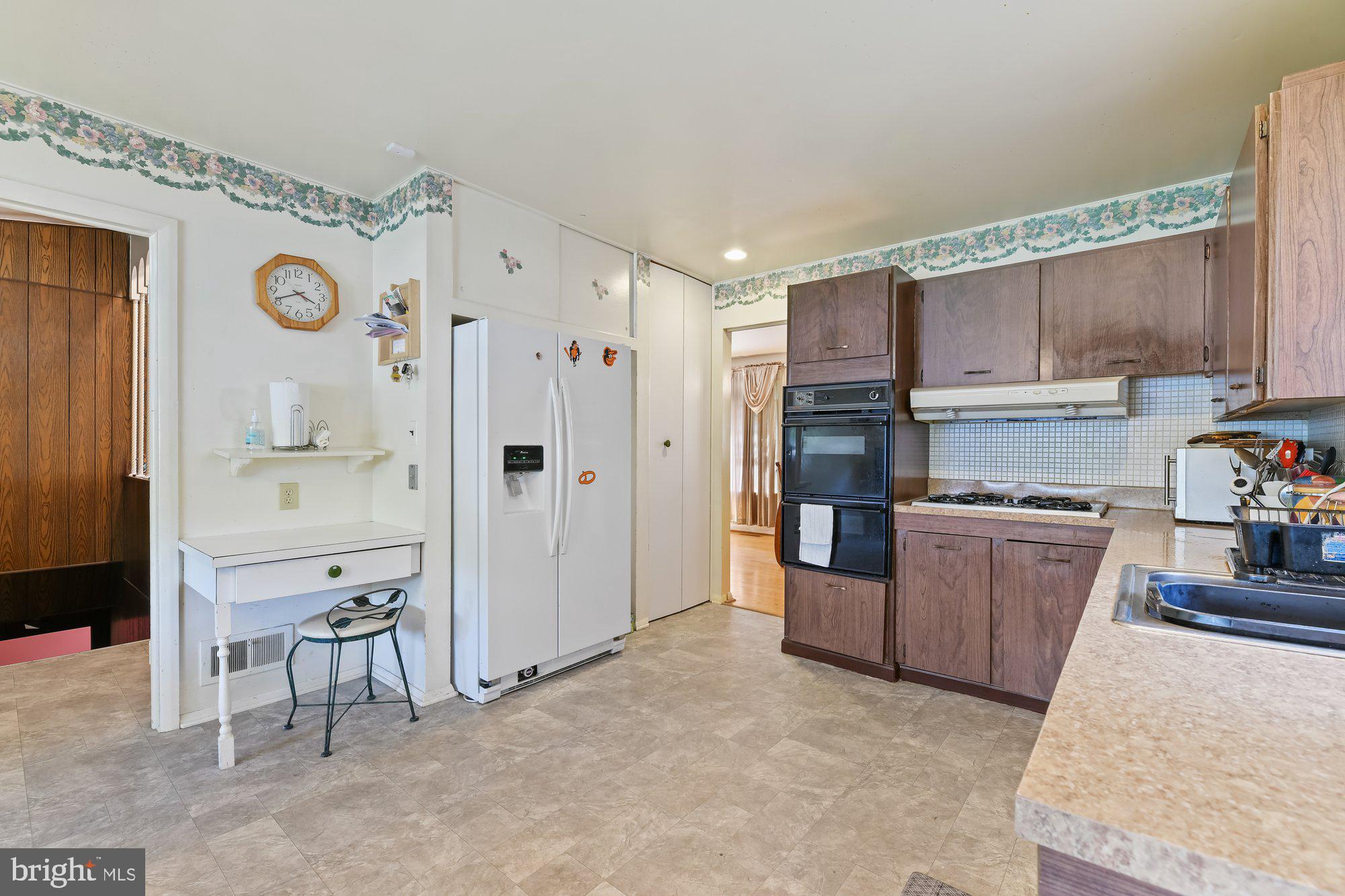 Spacious Counters