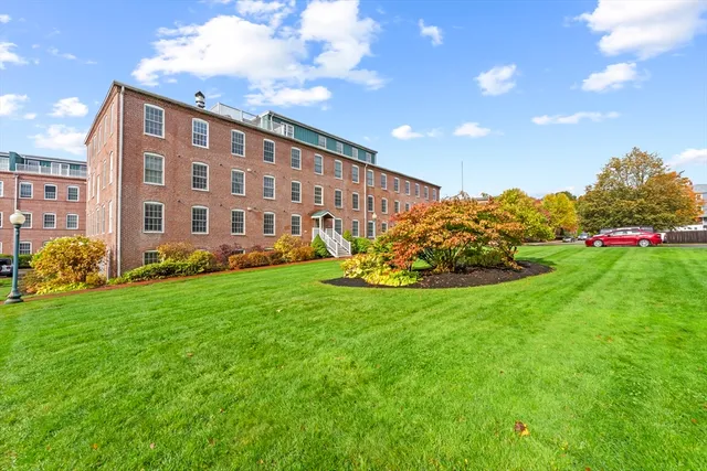 a view of a back yard of the house