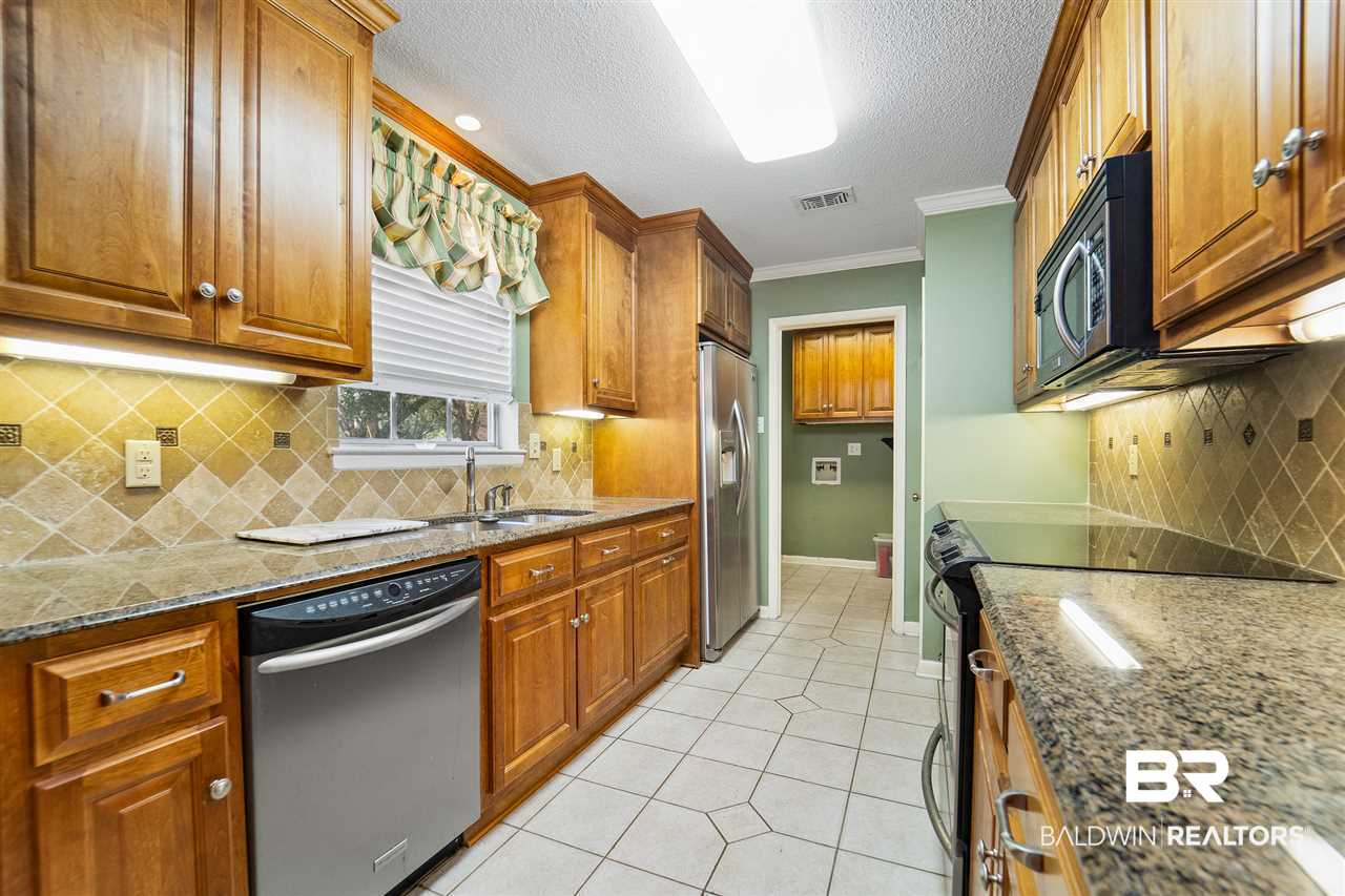 4251 Spring Valley Drive South Mobile, AL 36693 - Photo 7 of 17