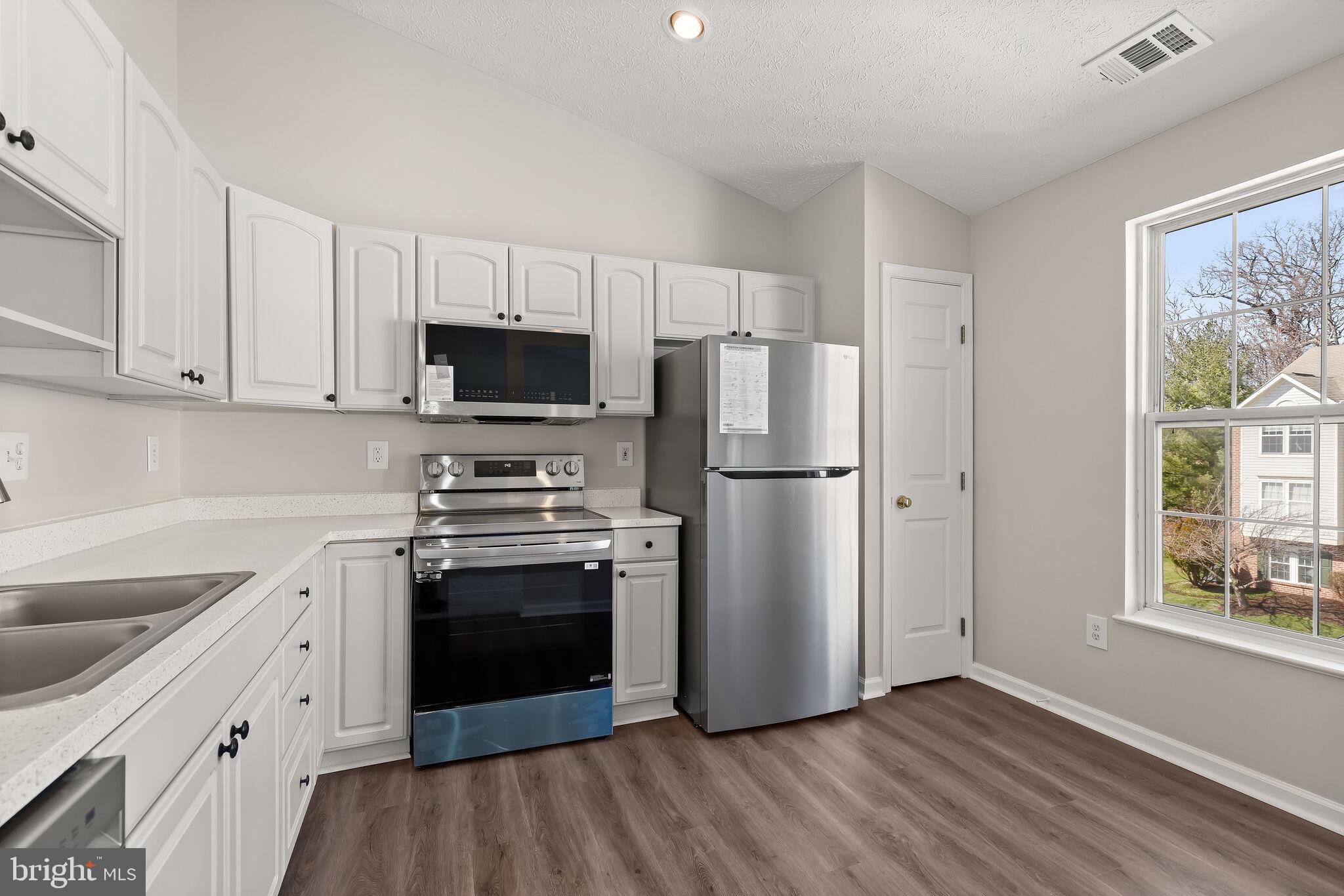 7905 Valley Manor Road, Unit 304 Owings Mills, MD 21117 - Photo 11 of 28 Kitchen