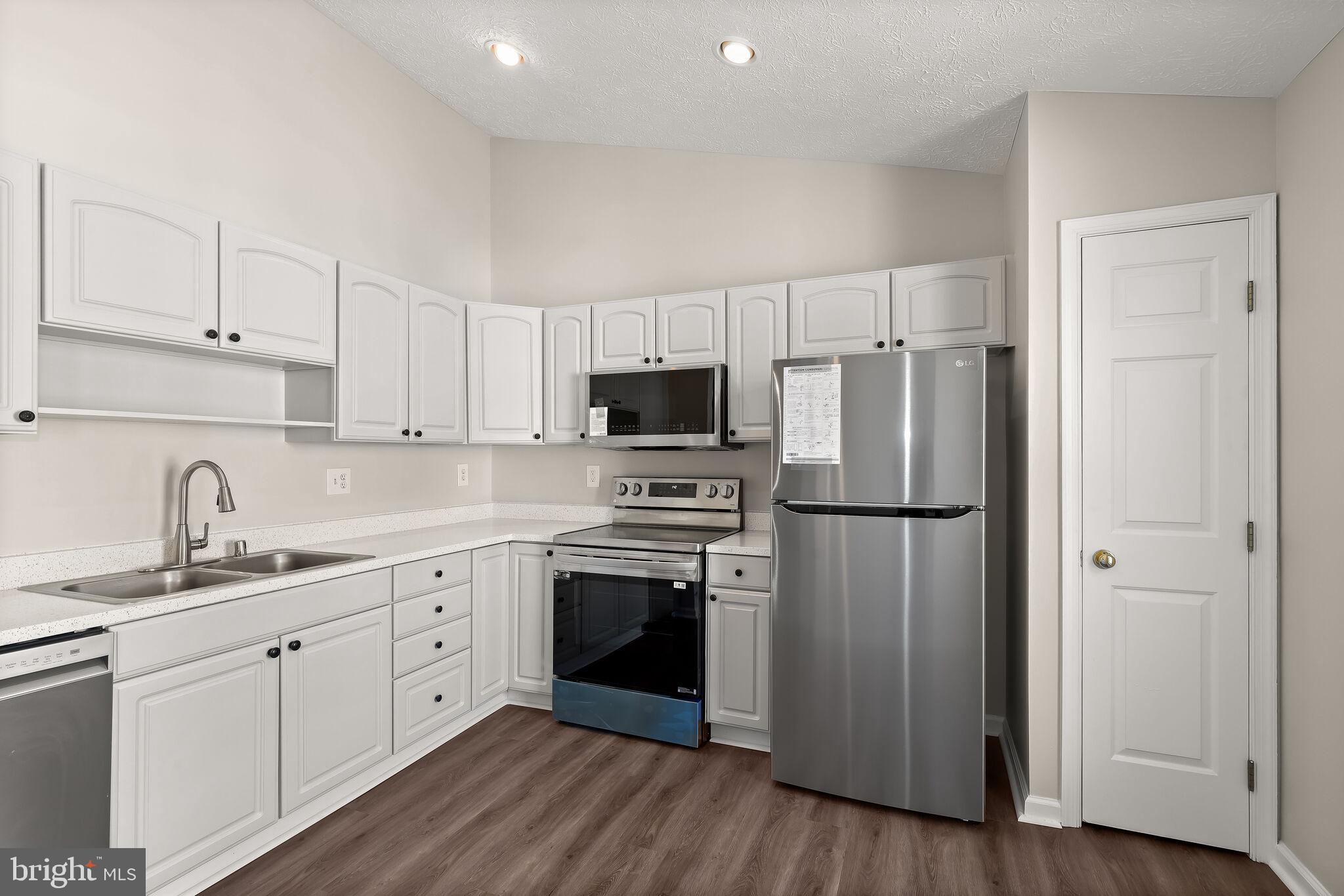 7905 Valley Manor Road, Unit 304 Owings Mills, MD 21117 - Photo 10 of 28 Kitchen
