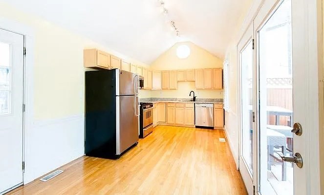 9 G Street Boston, MA 02127 - Photo 6 of 16