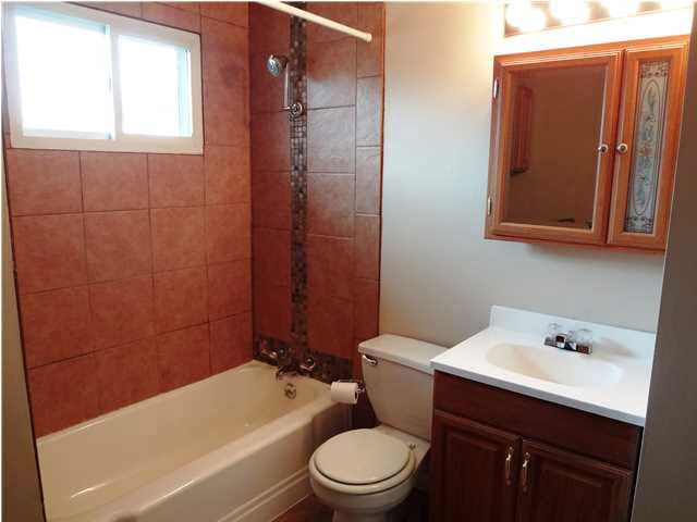 2431 Lexington Road Evansville, IN 47720 - Photo 14 of 36 Gallery Image 14