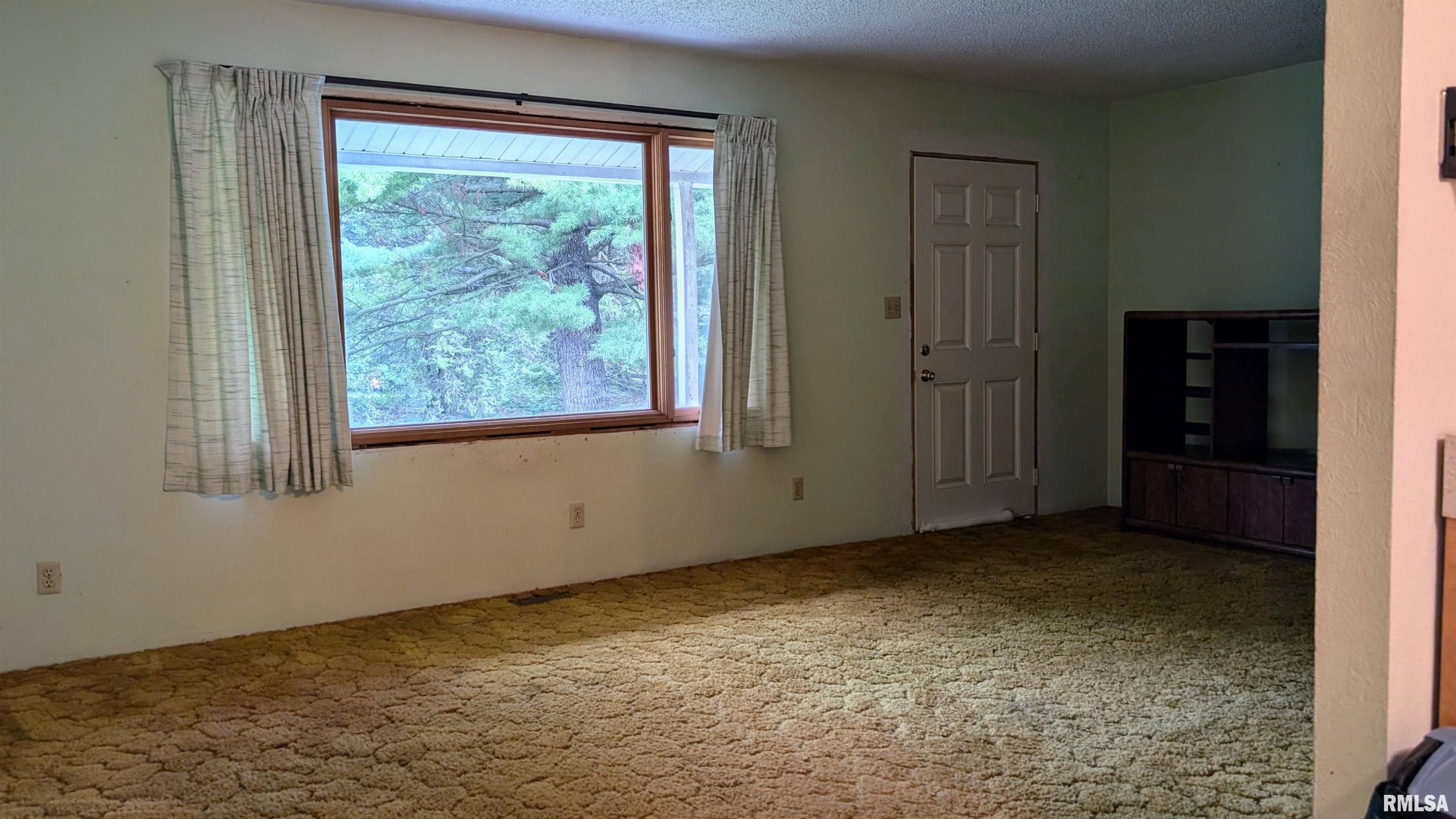 4487 Davis Road Pawnee, IL 62558 - Photo 9 of 34 Gallery Image 9