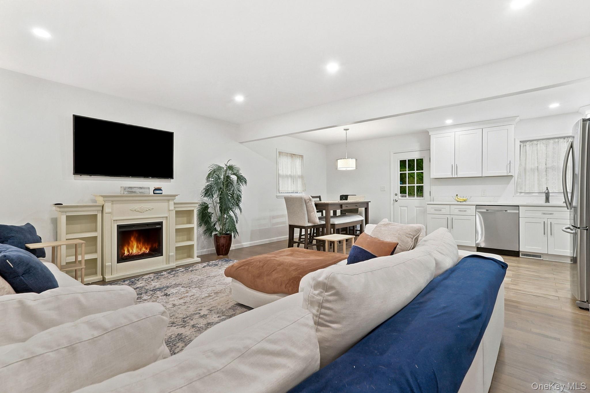 47 Riverview Drive Fishkill, NY 12524 - Photo 7 of 27 Open Concept