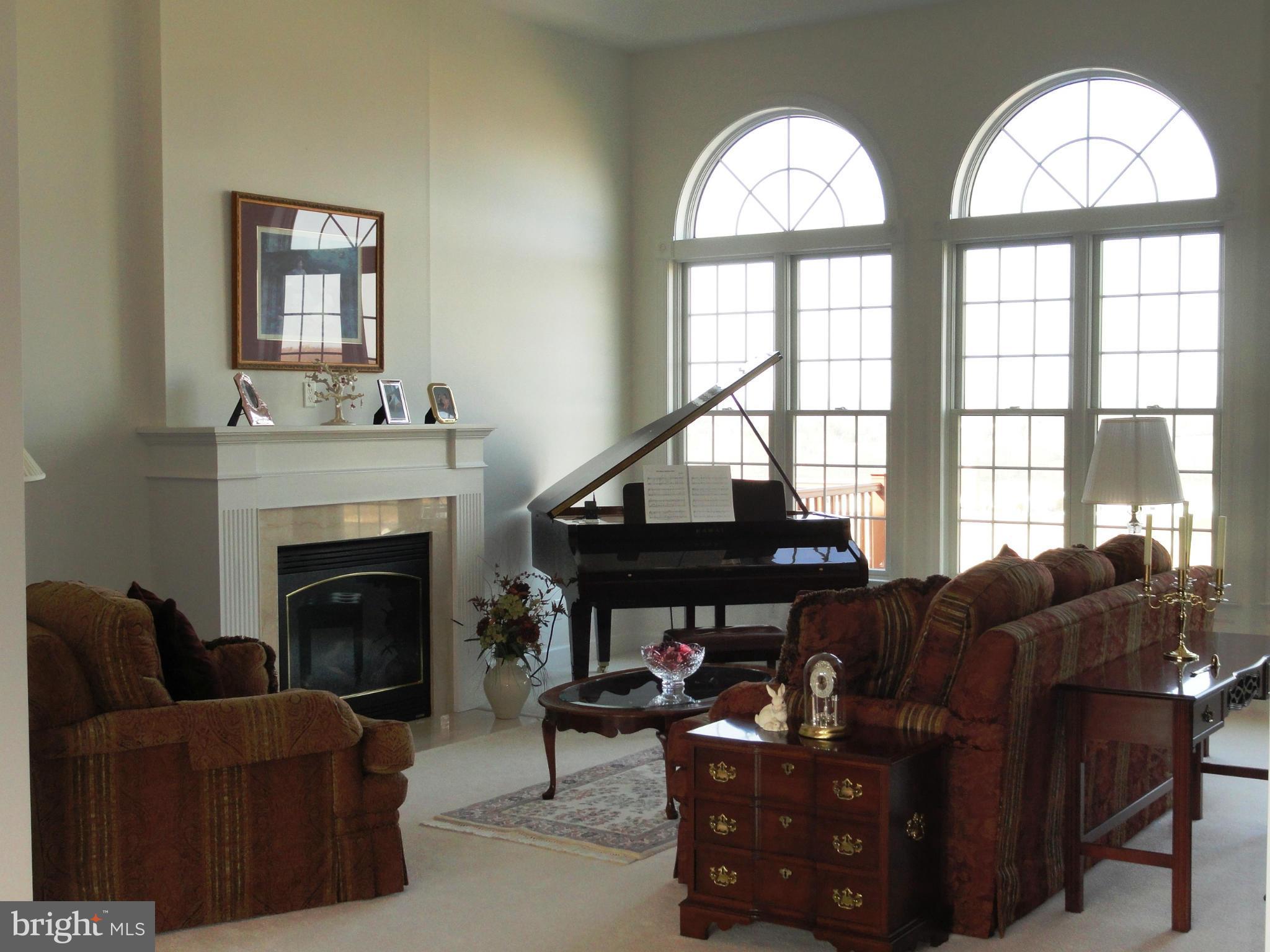 15910 Broadfording Road Hagerstown, MD 21740 - Photo 18 of 30 Living Room