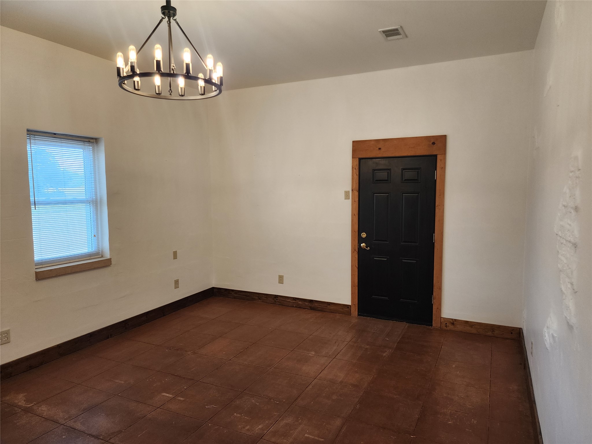 500 Spring Creek Road Florence, TX 76527 - Photo 18 of 38 Downstairs living