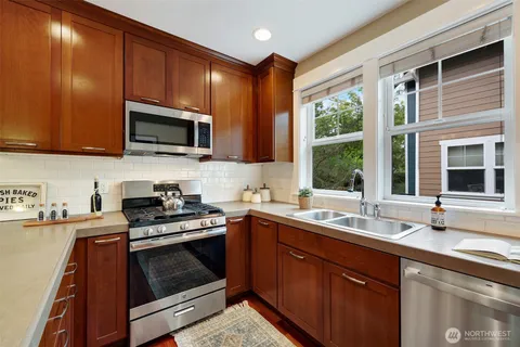 $749,000 | 5807 55th Avenue Northeast, Unit B, Seattle, WA 98105