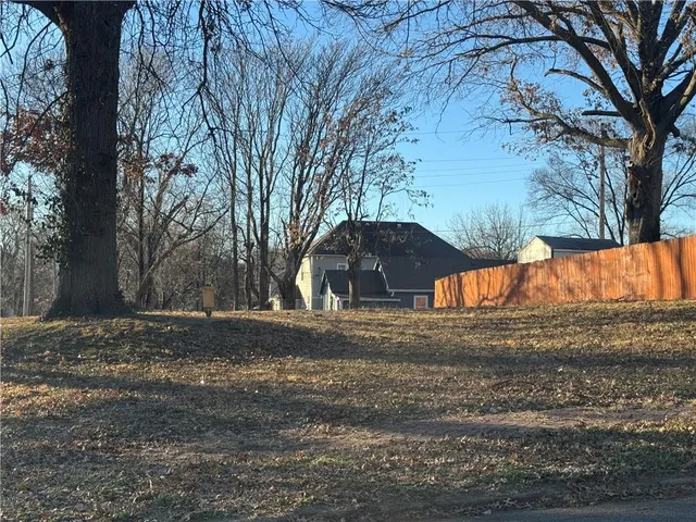 $15,000 | 611 North 8th Street, Leavenworth, KS 66048