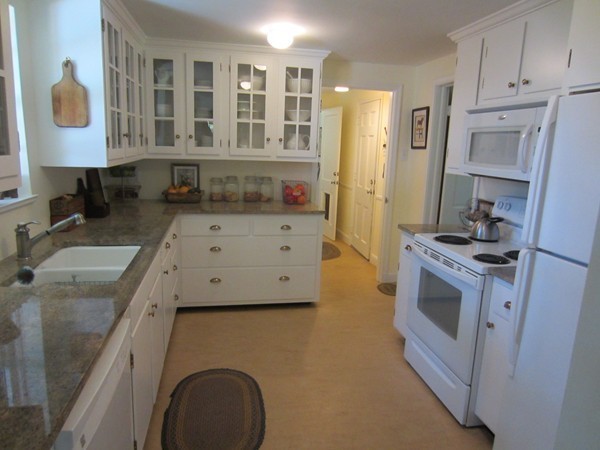 18 Plum Tree Road Amherst, MA 01002 - Photo 11 of 26 Gallery Image 11