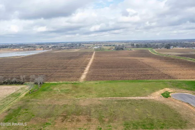 $105,000 | 3902 Chemin Belle Terre, Maurice, LA 70555