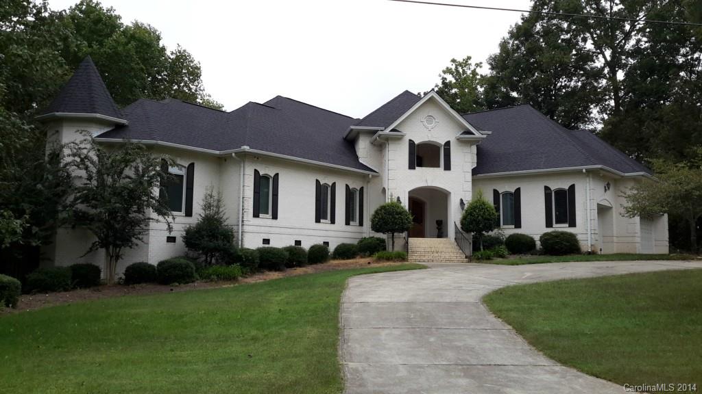 8645 Getalong Road, Unit 32 Charlotte, NC 28213 - Photo 1 of 23 Gallery Image 1