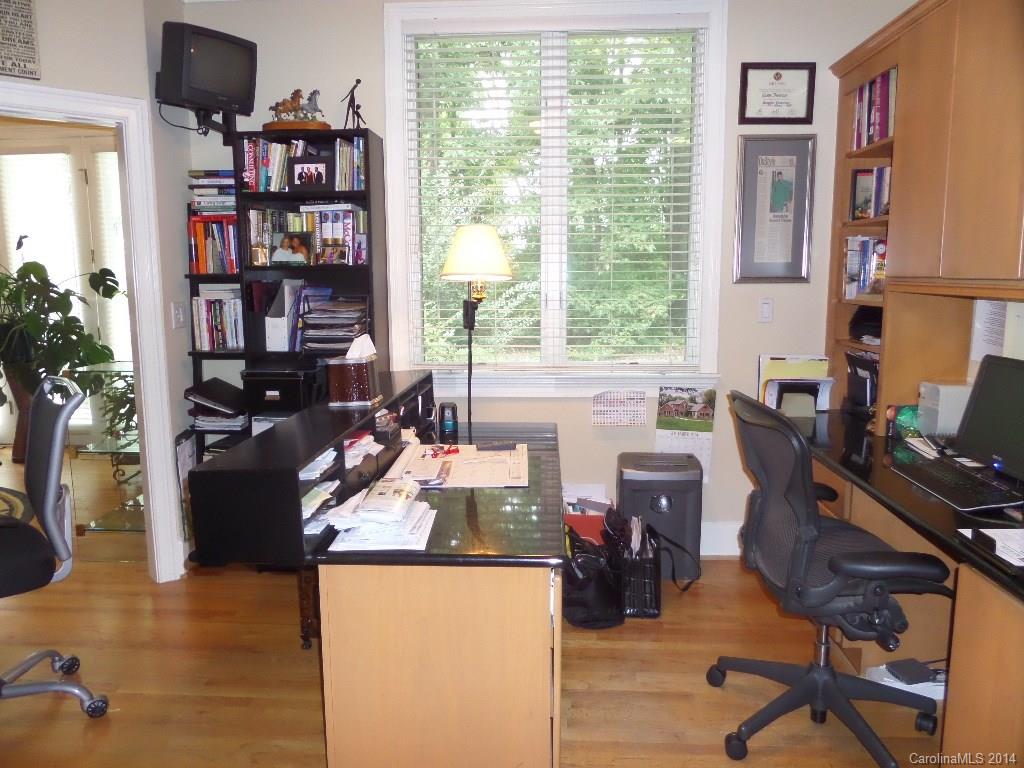 8645 Getalong Road, Unit 32 Charlotte, NC 28213 - Photo 17 of 23 Gallery Image 17