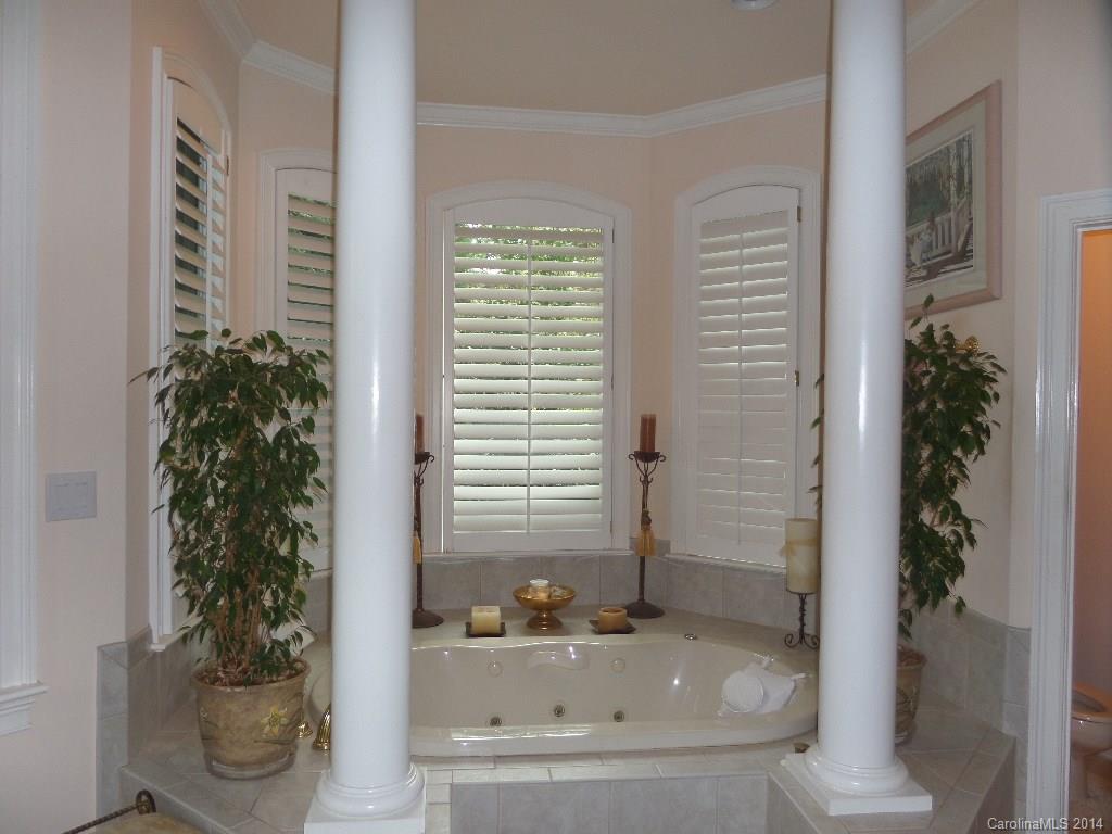 8645 Getalong Road, Unit 32 Charlotte, NC 28213 - Photo 21 of 23 Gallery Image 21
