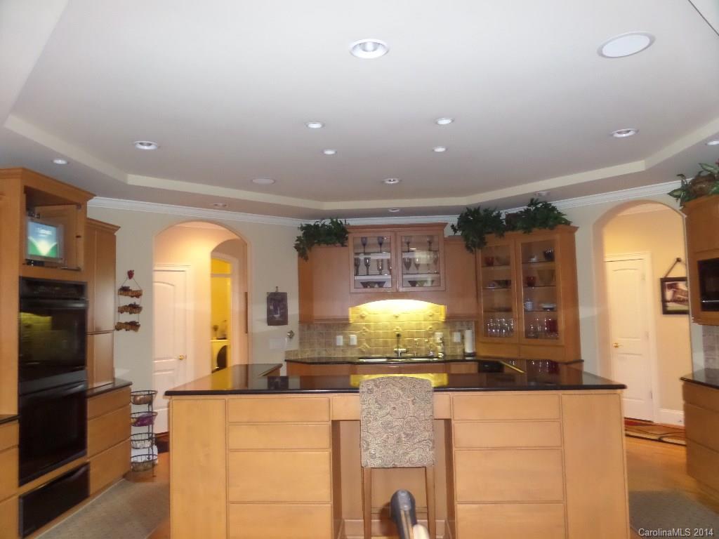 8645 Getalong Road, Unit 32 Charlotte, NC 28213 - Photo 6 of 23 Gallery Image 6