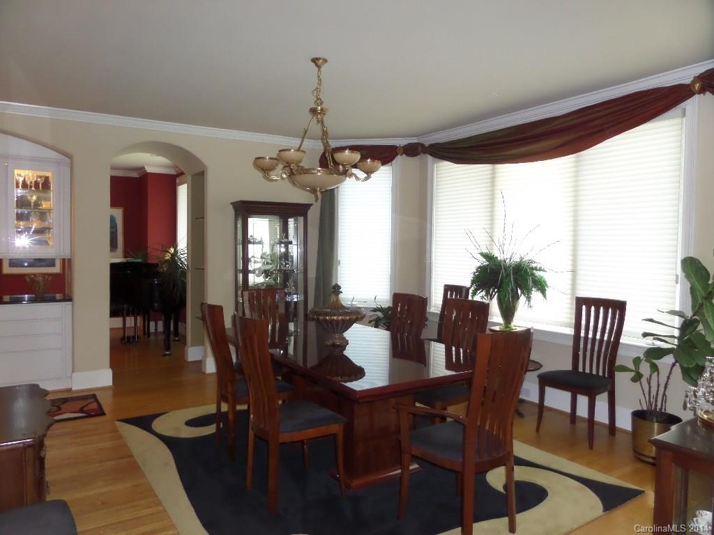 8645 Getalong Road, Unit 32 Charlotte, NC 28213 - Photo 9 of 23 Gallery Image 9