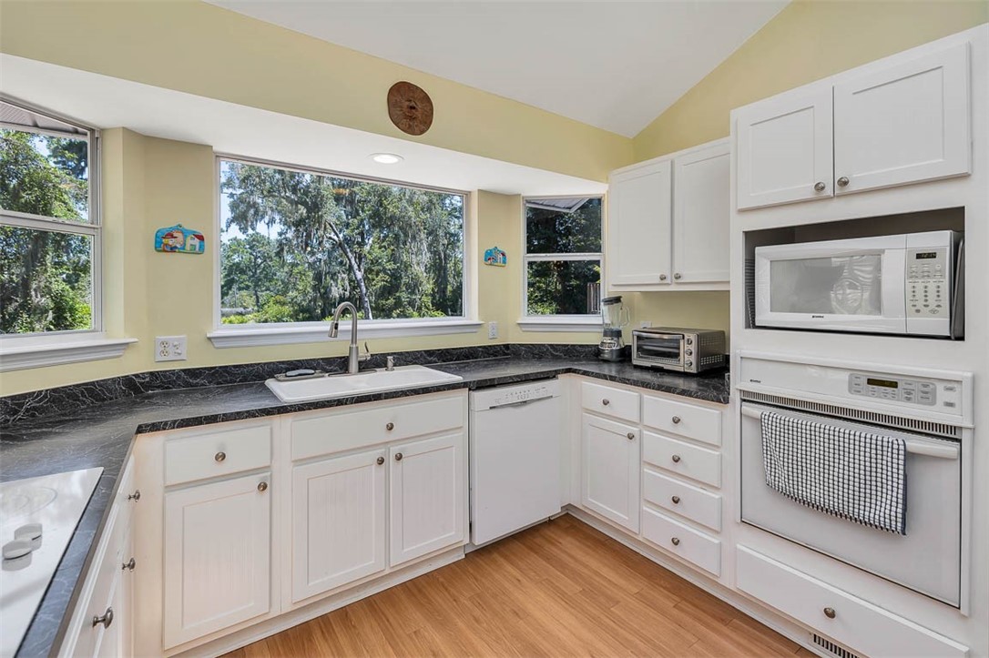 123 Plemmons Drive St. Simons Island, GA 31522 - Photo 7 of 27