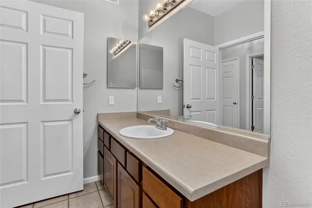 $299,000 | 9633 East 5th Avenue, Unit 10208, Denver, CO 80230
