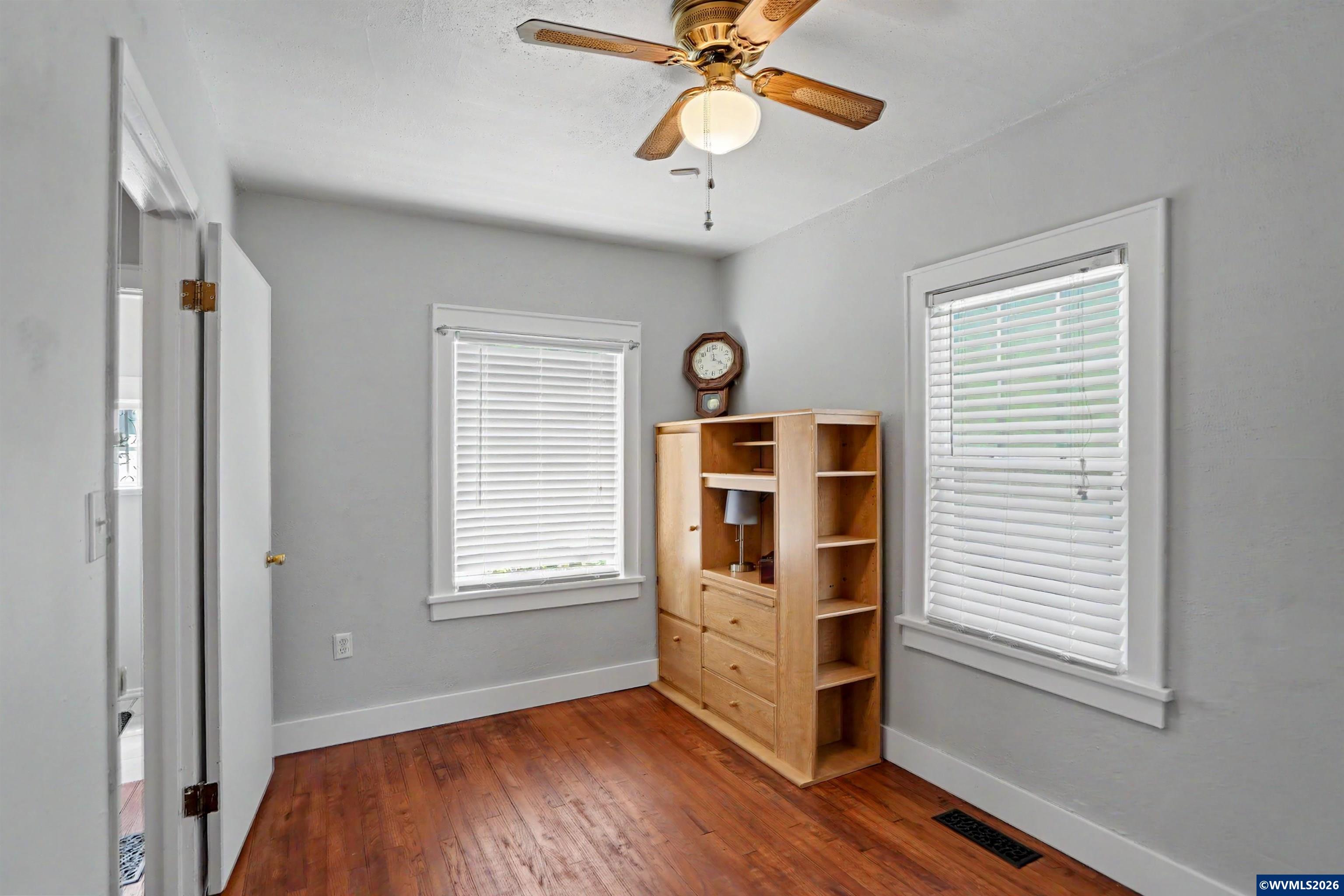 2155 Mill Street Southeast Salem, OR 97301 - Photo 12 of 29