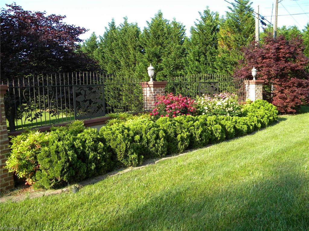 9137 County Line Road Kernersville, NC 27284 - Photo 27 of 28 Front entrance leading to property