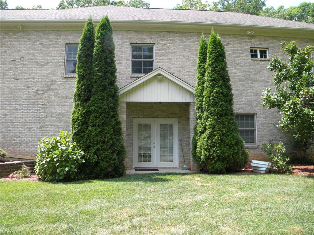 9137 County Line Road Kernersville, NC 27284 - Photo 7 of 28 Lower level entrance