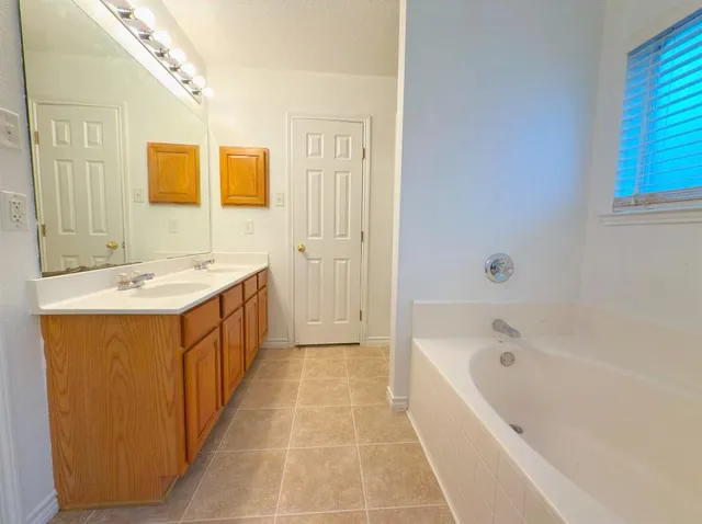 $2,300 | 9201 Rhea Drive, White Settlement, TX 76108