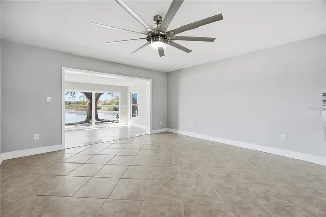 $260,000 | 11586 West Bayshore Drive, Unit 14, Crystal River, FL 34429