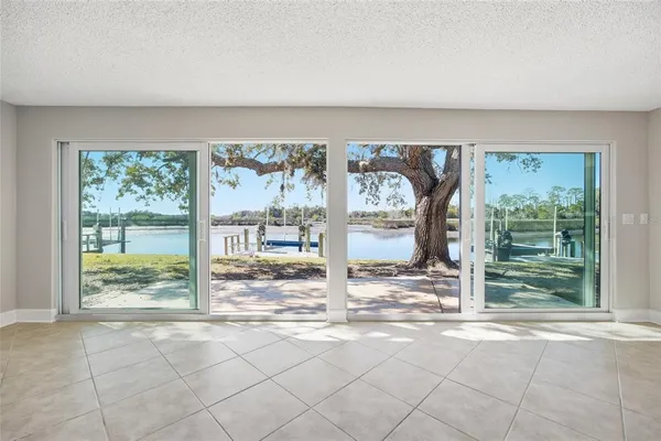 $260,000 | 11586 West Bayshore Drive, Unit 14, Crystal River, FL 34429