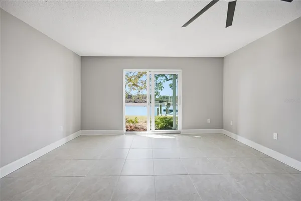 $260,000 | 11586 West Bayshore Drive, Unit 14, Crystal River, FL 34429